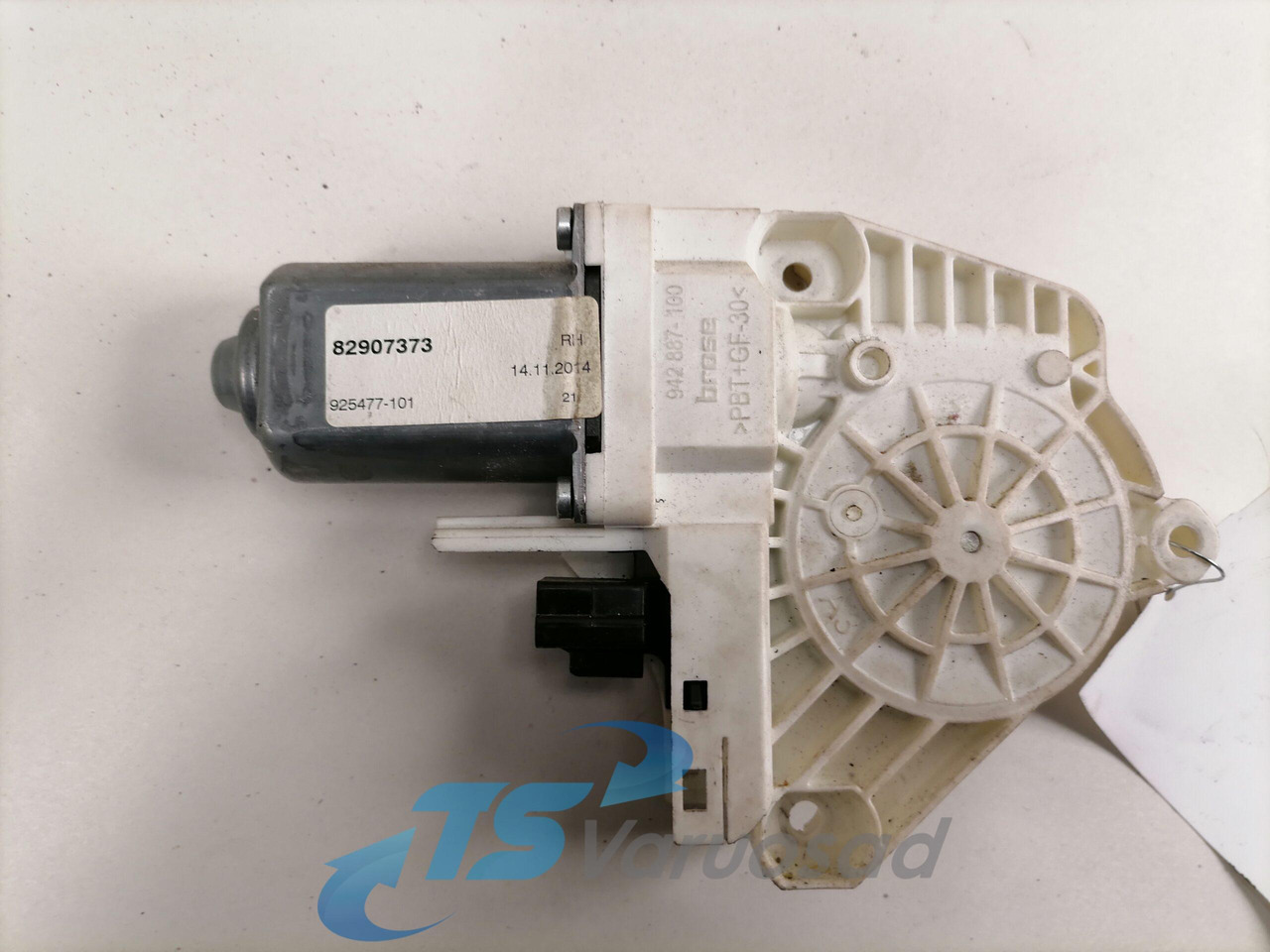 Volvo Glass lift 82907373 - Стъкло и части за Камион: снимка 2 Volvo Glass lift 82907373 - Стъкло и части за Камион: снимка 2