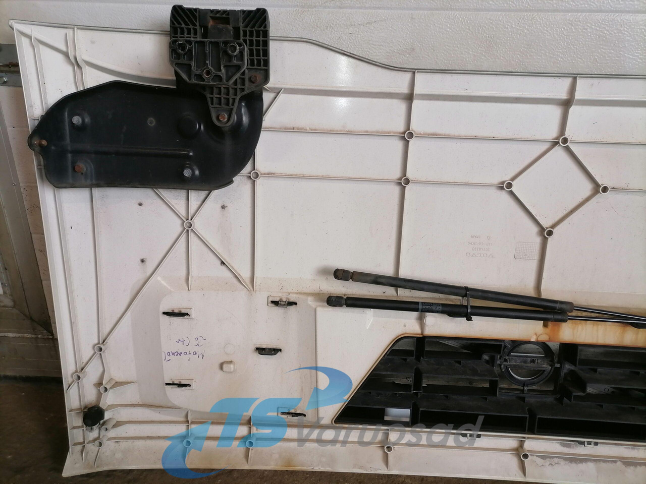 Volvo Grille panel 20748333 - Радиаторна решетка за Камион: снимка 4 Volvo Grille panel 20748333 - Радиаторна решетка за Камион: снимка 4