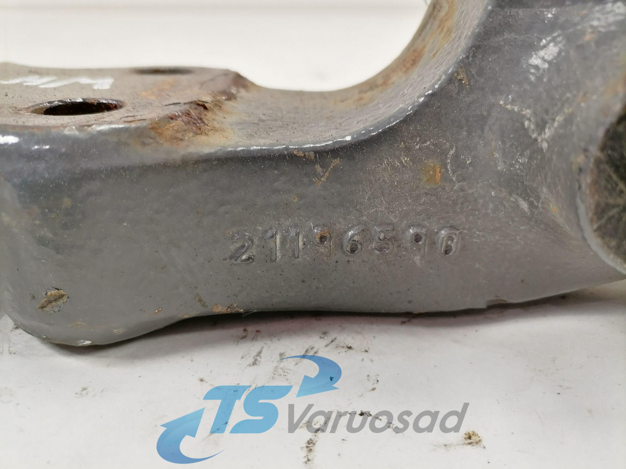 Volvo Kabiini kandur, tagumine 21196590 - Окачване на кабината за Камион: снимка 3 Volvo Kabiini kandur, tagumine 21196590 - Окачване на кабината за Камион: снимка 3