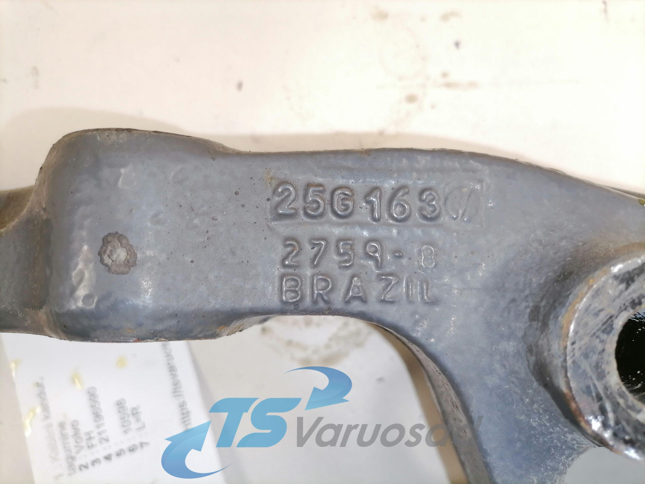 Volvo Kabiini kandur, tagumine 21196590 - Окачване на кабината за Камион: снимка 2 Volvo Kabiini kandur, tagumine 21196590 - Окачване на кабината за Камион: снимка 2