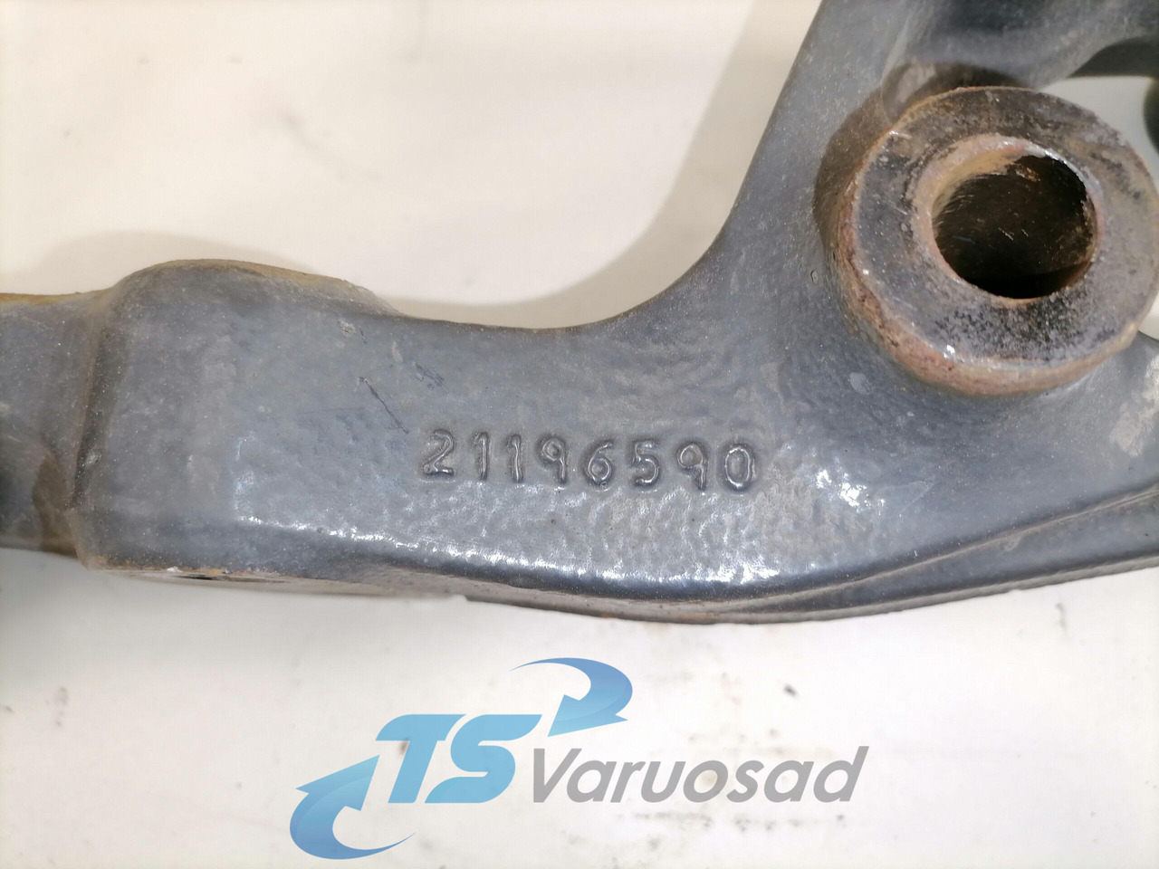 Volvo Kabiini kandur, tagumine 21196590 - Окачване на кабината за Камион: снимка 2 Volvo Kabiini kandur, tagumine 21196590 - Окачване на кабината за Камион: снимка 2
