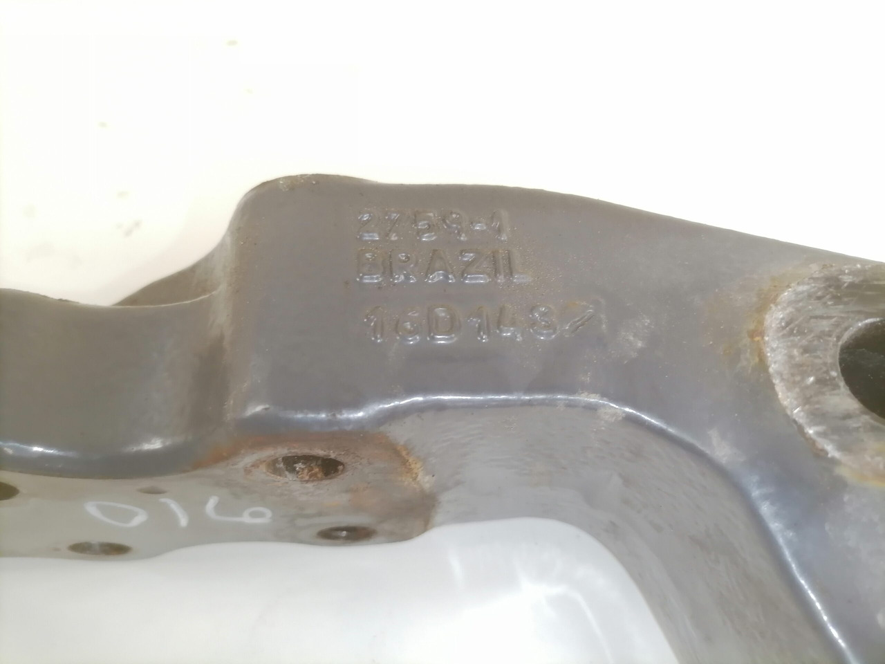 Volvo Kabiini kandur, tagumine 21647361 - Окачване на кабината за Камион: снимка 4 Volvo Kabiini kandur, tagumine 21647361 - Окачване на кабината за Камион: снимка 4