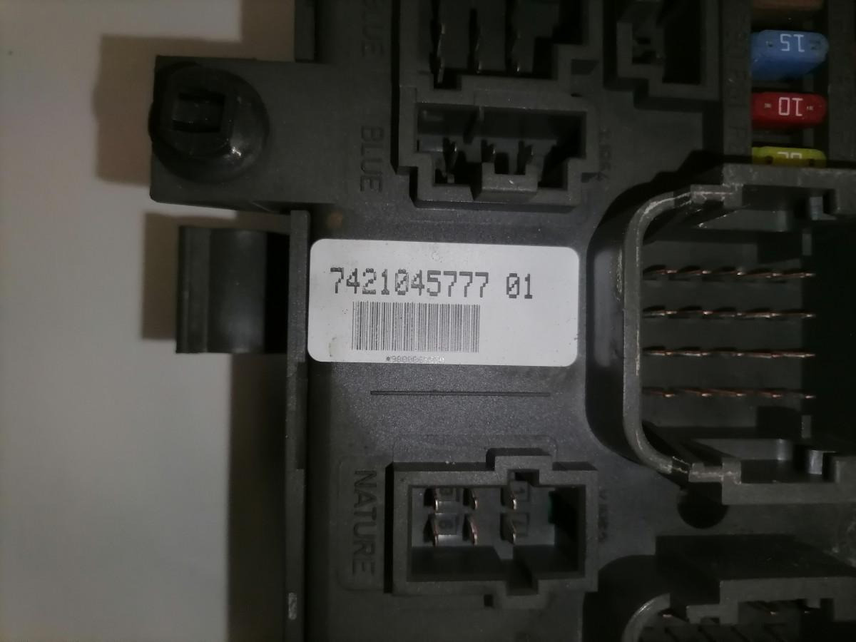 Volvo Kaitsmepaneel 7421045777 - Предпазител за Камион: снимка 5 Volvo Kaitsmepaneel 7421045777 - Предпазител за Камион: снимка 5