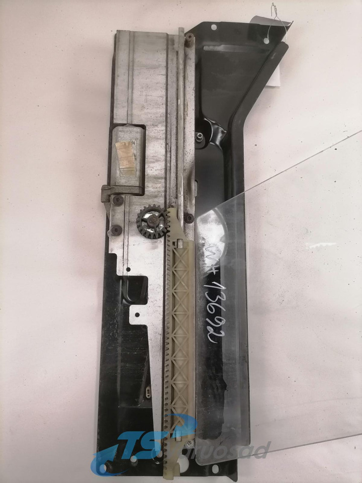 Volvo Küljeklaas, parem 20862570 - Стъкло и части за Камион: снимка 4 Volvo Küljeklaas, parem 20862570 - Стъкло и части за Камион: снимка 4