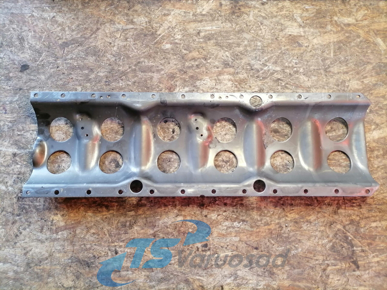 Volvo Ladder frame 20499612 - Маслена вана за Камион: снимка 3 Volvo Ladder frame 20499612 - Маслена вана за Камион: снимка 3