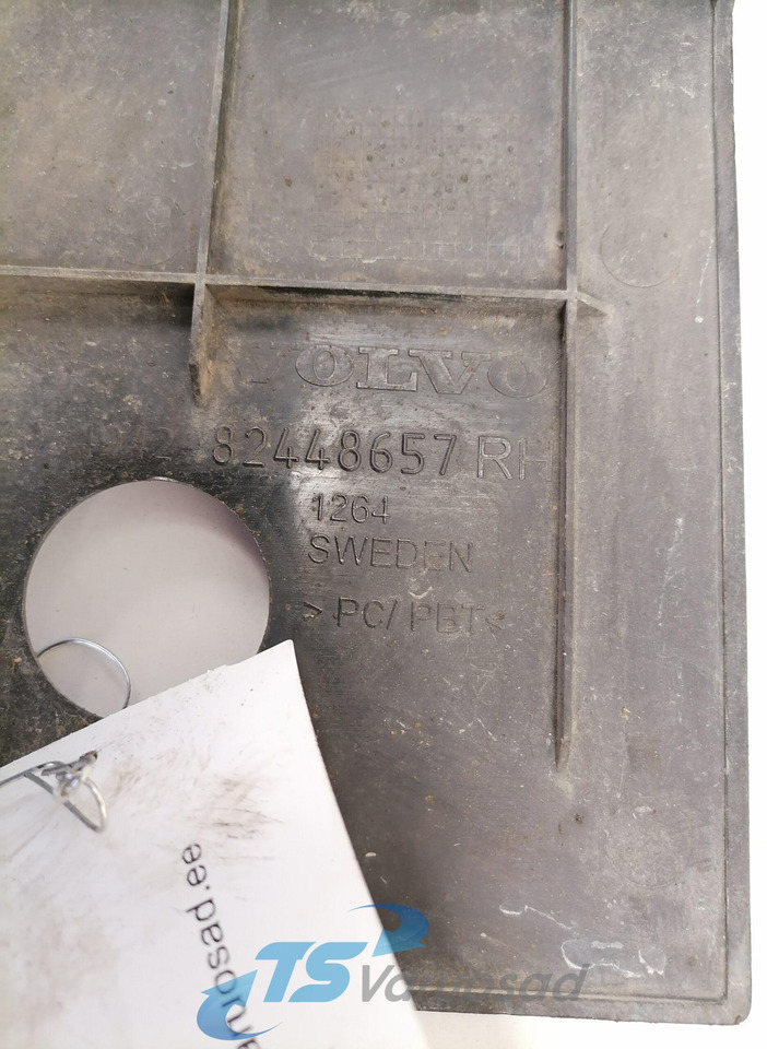 Volvo Plastikdetail 82448657 - Аеродинамика/ Спойлер за Камион: снимка 2 Volvo Plastikdetail 82448657 - Аеродинамика/ Спойлер за Камион: снимка 2