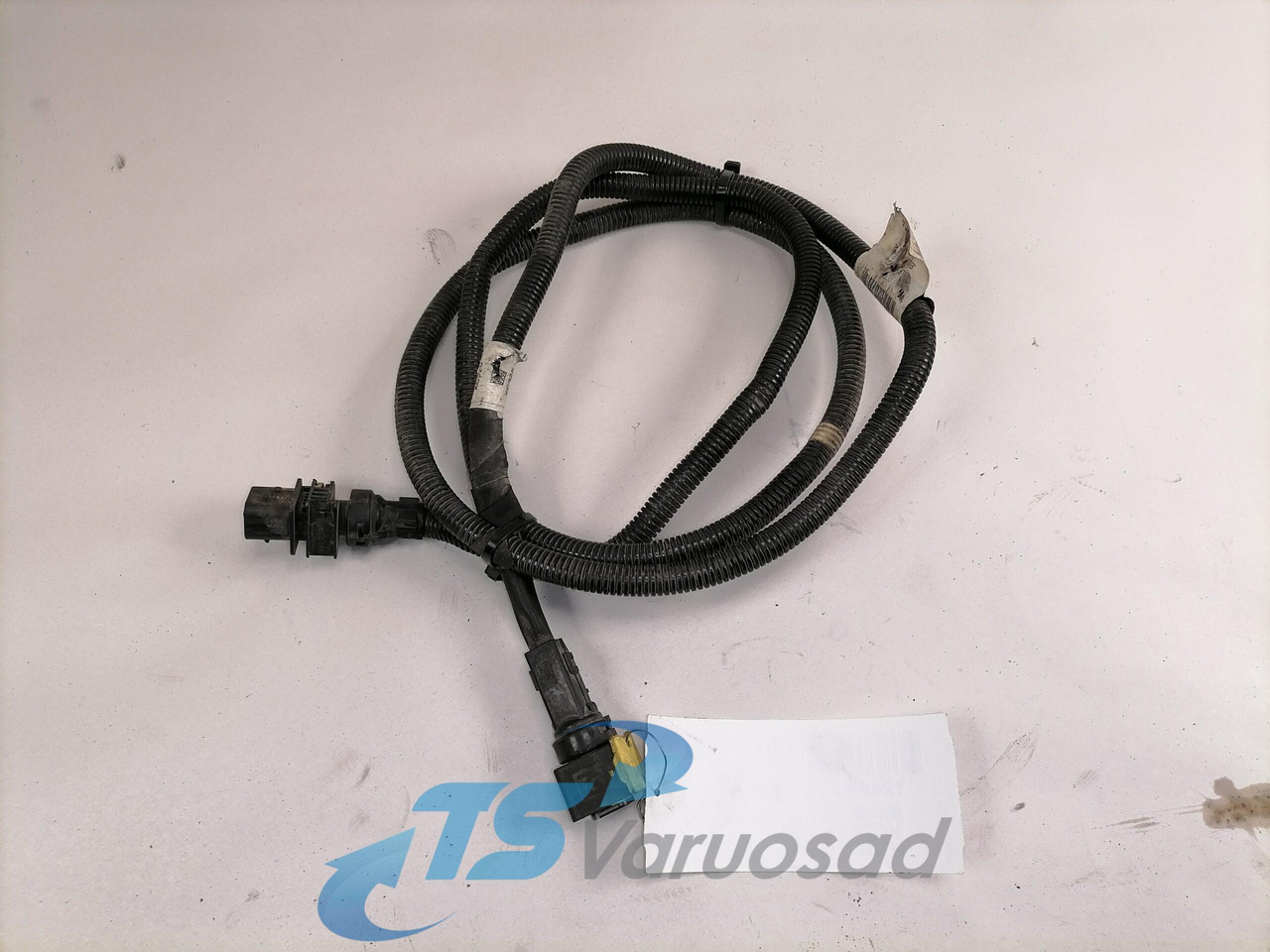 Volvo Raami juhtmestik 21931383 - Универсална част за Камион: снимка 1 Volvo Raami juhtmestik 21931383 - Универсална част за Камион: снимка 1