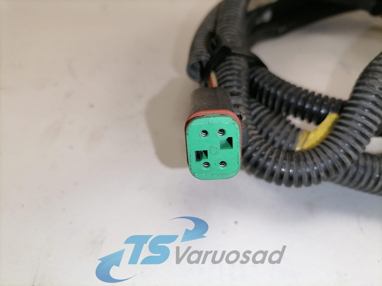 Volvo Raami juhtmestik 22527890 - Универсална част за Камион: снимка 2 Volvo Raami juhtmestik 22527890 - Универсална част за Камион: снимка 2