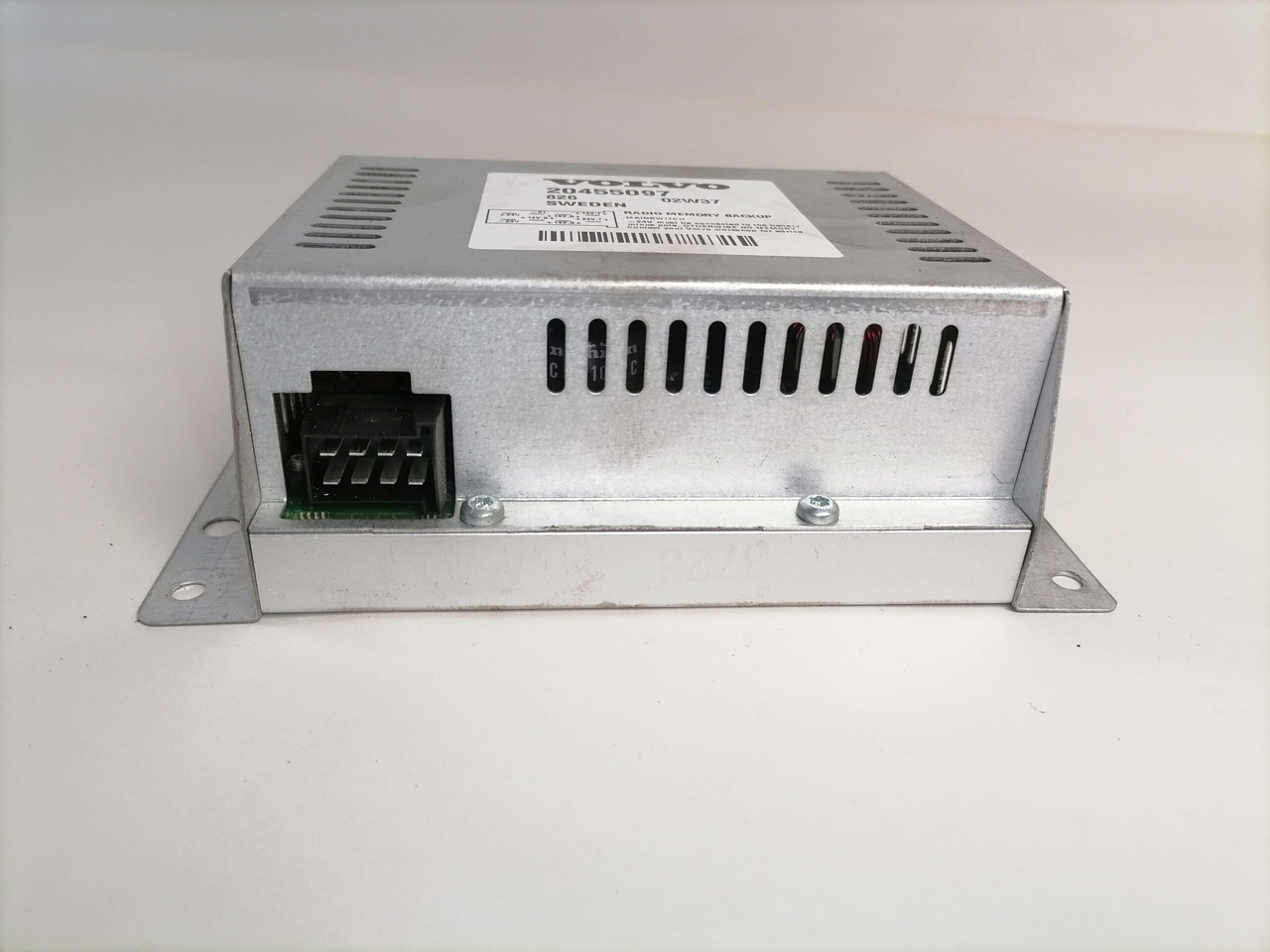 Volvo Radio Memory Backup 20455097 - Блок за управление за Камион: снимка 2 Volvo Radio Memory Backup 20455097 - Блок за управление за Камион: снимка 2