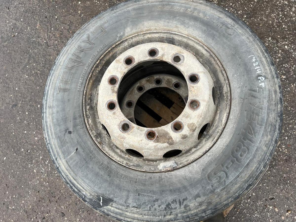 Volvo Rehvid + veljed 315/70R22.5 31570R225 - Гуми и джанти за Камион: снимка 3 Volvo Rehvid + veljed 315/70R22.5 31570R225 - Гуми и джанти за Камион: снимка 3