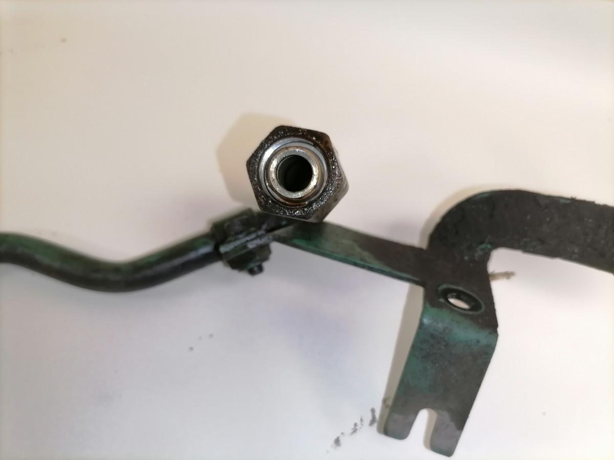 Volvo Roolisüsteemi õlitoru 22202604 - Кормилен маркуч за Камион: снимка 3 Volvo Roolisüsteemi õlitoru 22202604 - Кормилен маркуч за Камион: снимка 3
