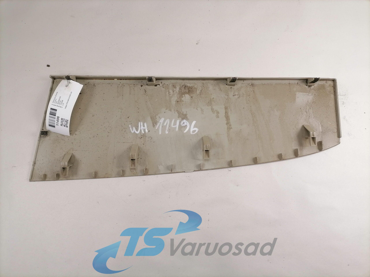 Volvo Salongi plastik 82269340 - Универсална част за Камион: снимка 2 Volvo Salongi plastik 82269340 - Универсална част за Камион: снимка 2