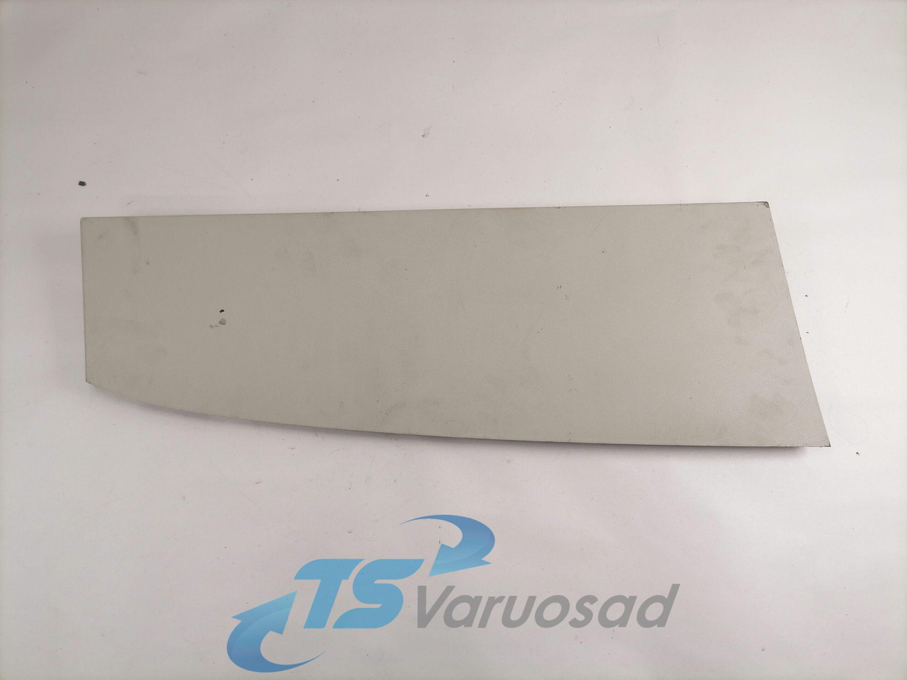 Volvo Salongi plastik 82269340 - Универсална част за Камион: снимка 1 Volvo Salongi plastik 82269340 - Универсална част за Камион: снимка 1