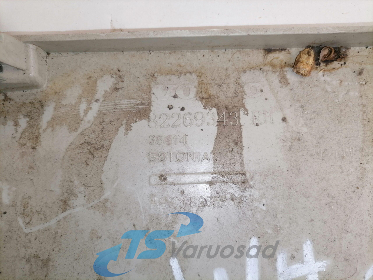 Volvo Salongi plastik 82269343 - Универсална част за Камион: снимка 3 Volvo Salongi plastik 82269343 - Универсална част за Камион: снимка 3