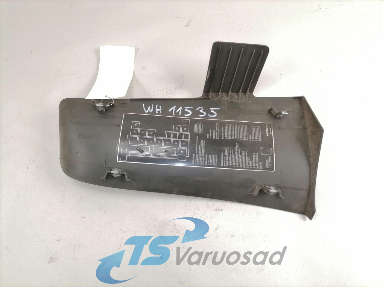 Volvo Salongi plastik 82286404 - Универсална част за Камион: снимка 3 Volvo Salongi plastik 82286404 - Универсална част за Камион: снимка 3