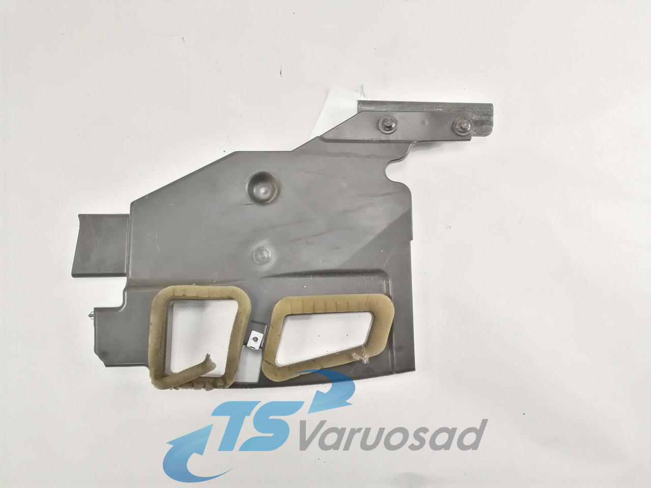 Volvo Salongi plastik 84040152 - Универсална част за Камион: снимка 1 Volvo Salongi plastik 84040152 - Универсална част за Камион: снимка 1