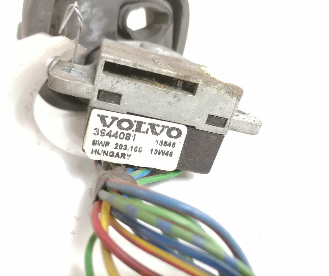 Volvo Switch, wipers 3944081 - Електрическа система за Камион: снимка 2 Volvo Switch, wipers 3944081 - Електрическа система за Камион: снимка 2