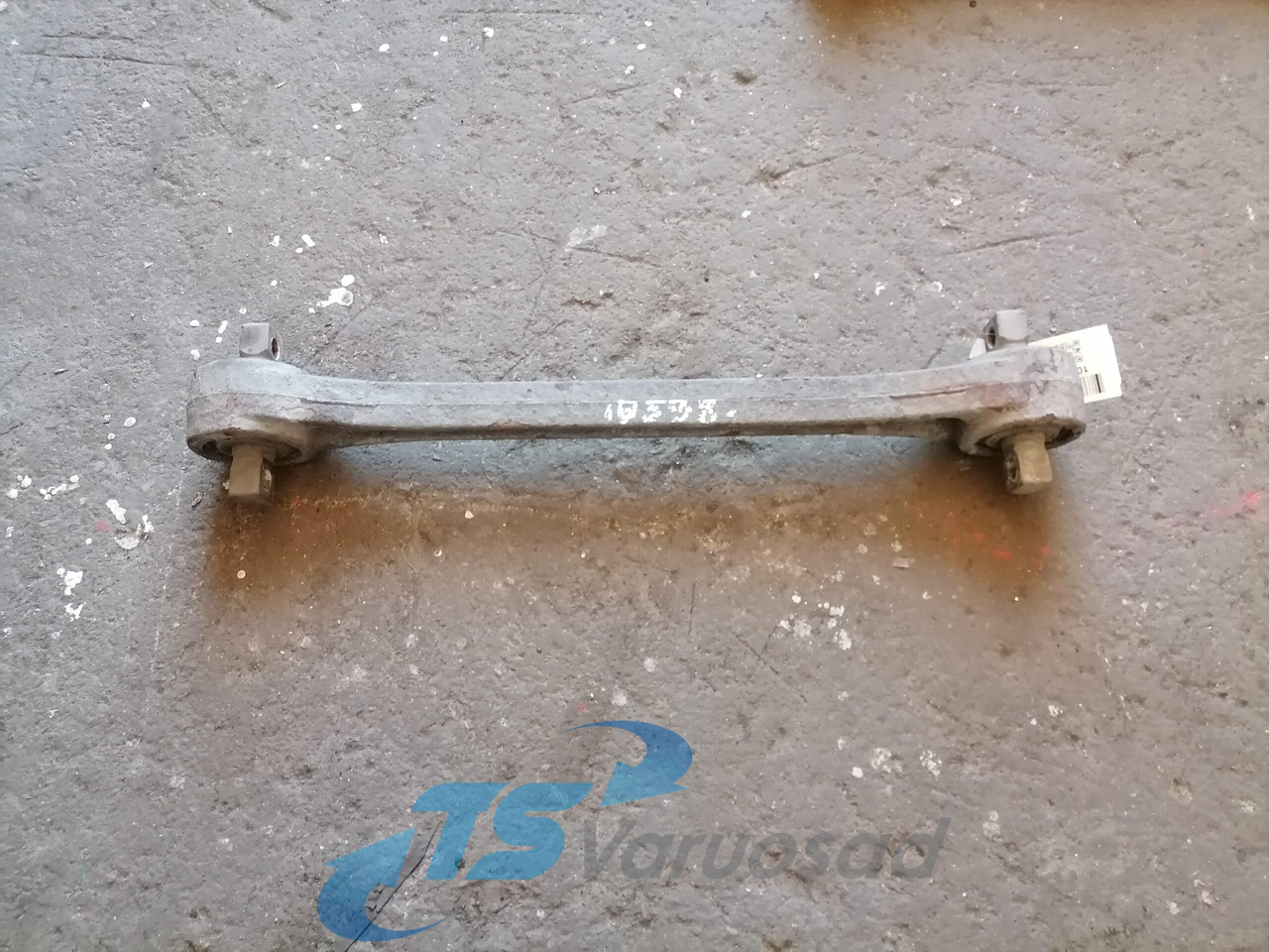 Volvo Torque rod 21196798 - Ос и части за Камион: снимка 1 Volvo Torque rod 21196798 - Ос и части за Камион: снимка 1