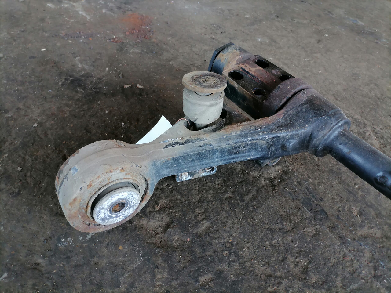 Volvo Volvo FH kabiini torsioonvarras 3198853 - Окачване на кабината за Камион: снимка 4 Volvo Volvo FH kabiini torsioonvarras 3198853 - Окачване на кабината за Камион: снимка 4