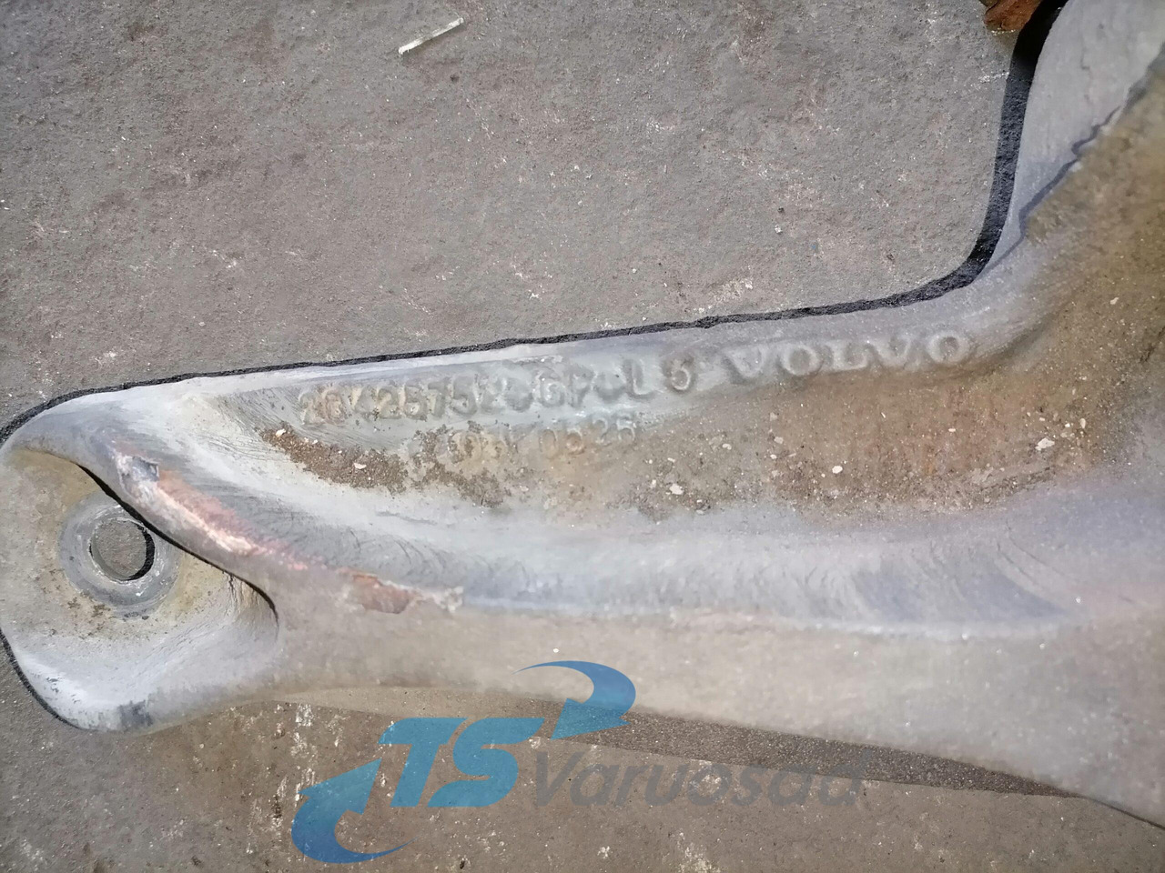 Volvo Volvo drive axle / axle mounting / airbag carrier 20428752 - Ос и части за Камион: снимка 2 Volvo Volvo drive axle / axle mounting / airbag carrier 20428752 - Ос и части за Камион: снимка 2