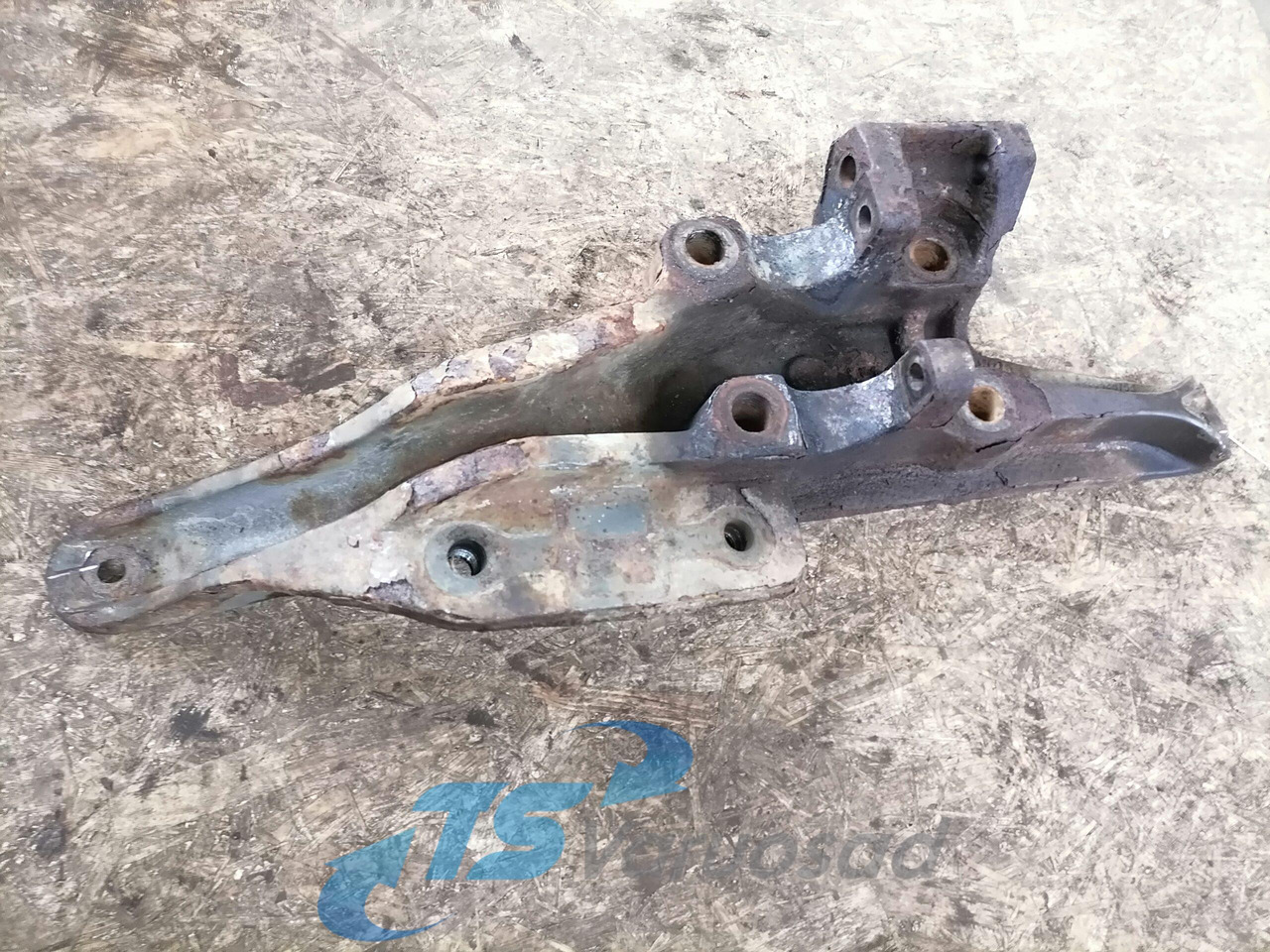 Volvo Volvo drive axle / axle mounting / airbag carrier 20428753 - Ос и части за Камион: снимка 2 Volvo Volvo drive axle / axle mounting / airbag carrier 20428753 - Ос и части за Камион: снимка 2