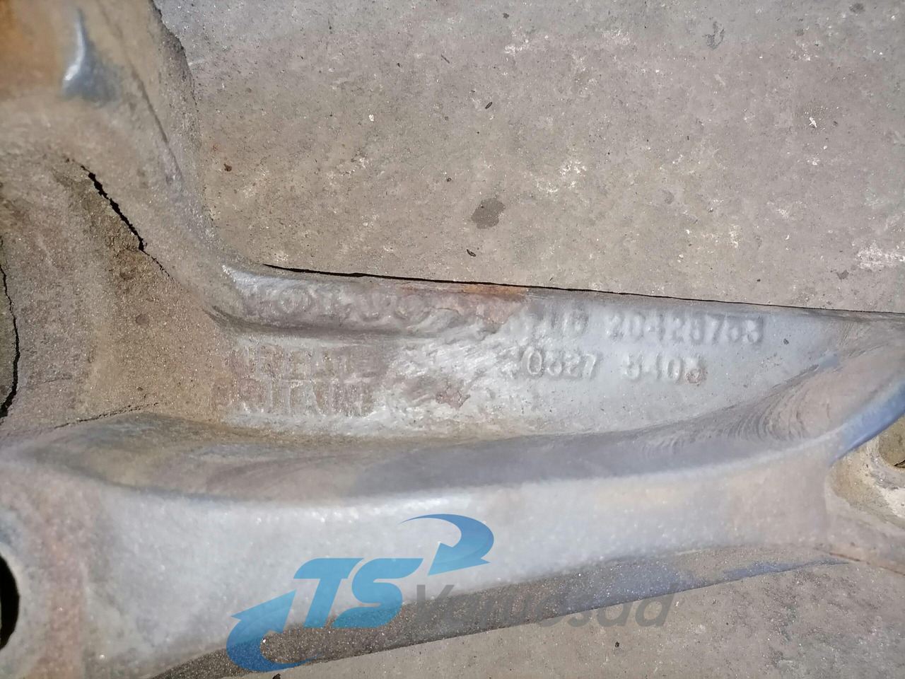 Volvo Volvo drive axle / axle mounting / airbag carrier 20428753 - Ос и части за Камион: снимка 2 Volvo Volvo drive axle / axle mounting / airbag carrier 20428753 - Ос и части за Камион: снимка 2