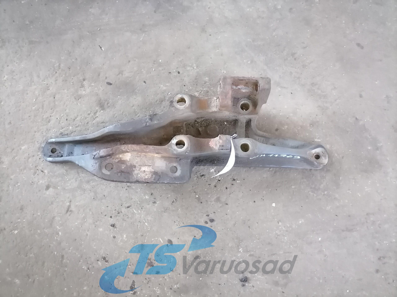 Volvo Volvo drive axle / axle mounting / airbag carrier 20428753 - Ос и части за Камион: снимка 3 Volvo Volvo drive axle / axle mounting / airbag carrier 20428753 - Ос и части за Камион: снимка 3