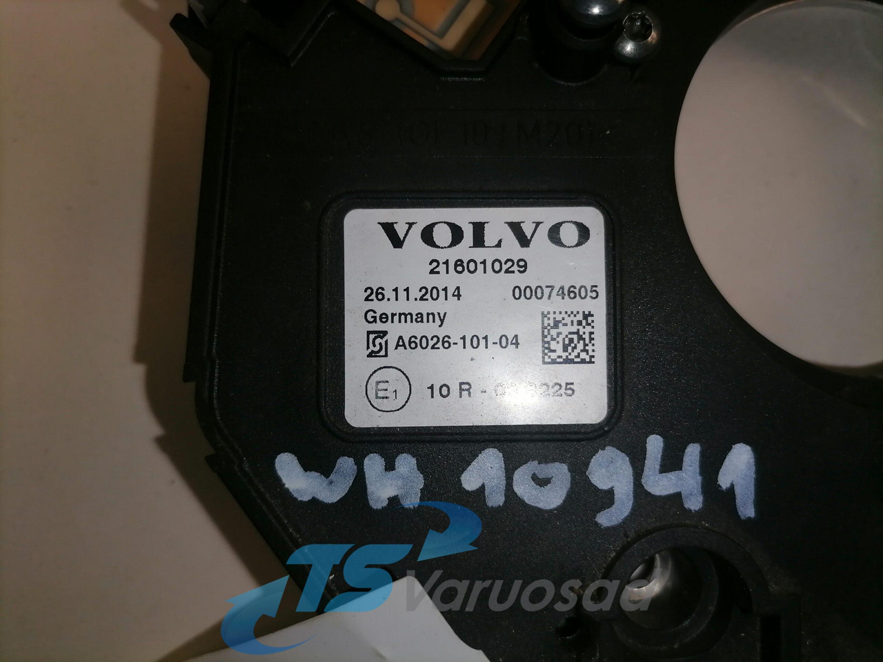 Volvo Volvo rooli lülitite kandur 21601029 - Кабина за Камион: снимка 4 Volvo Volvo rooli lülitite kandur 21601029 - Кабина за Камион: снимка 4