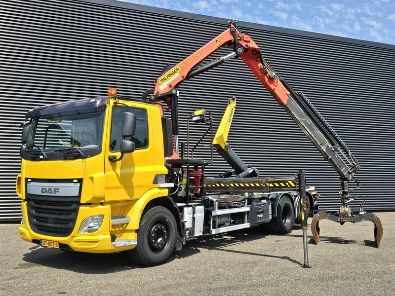 DAF CF 330 6x2-4 / PALFINGER CRANE + HOOKLIFT - Мултилифт с кука камион, Камион с кран: снимка 2 DAF CF 330 6x2-4 / PALFINGER CRANE + HOOKLIFT - Мултилифт с кука камион, Камион с кран: снимка 2