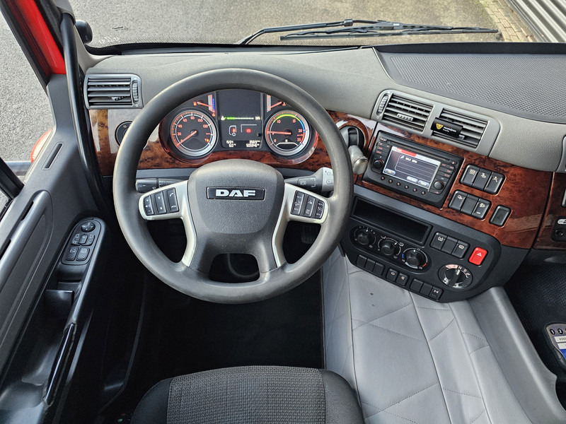Interior photo 1: Камион с брезент DAF CF 400 4x2 PRITSCHE / PLANE