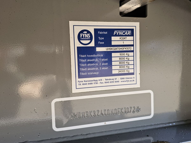 Бордово ремарке/ Платформа Fynkar K324T / 3 AXLE / TWIST-LOCKS / 2 X LIFT AXLE: снимка 18