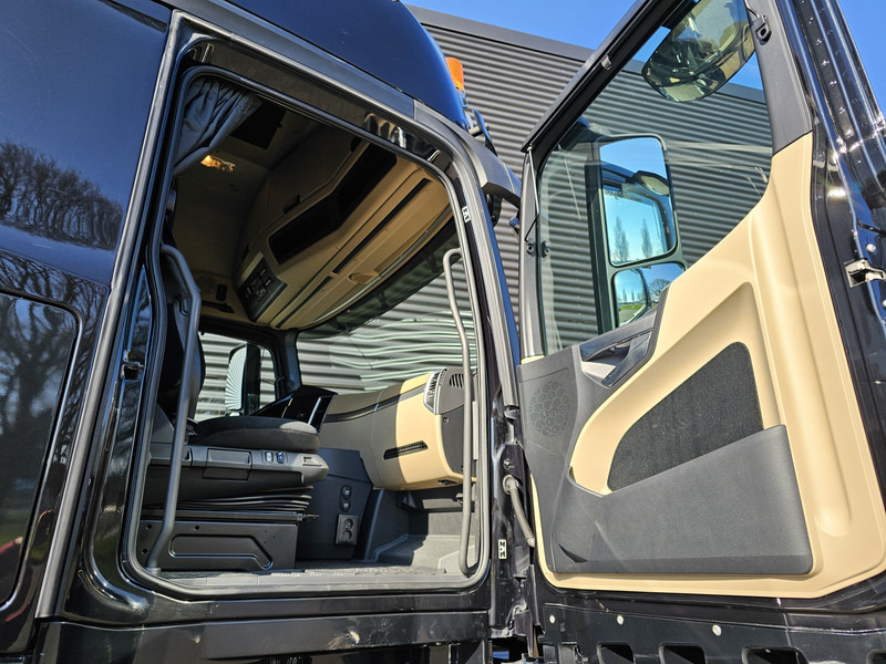 Камион Mercedes-Benz ACTROS SLT 4163 8x4 / 180.000 kg GCW / RETARDER: снимка 14