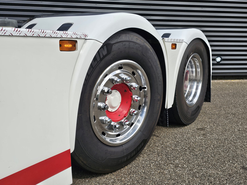 DAF XF480 / 6x2/4 / LIFT STEERING AXLE - Влекач: снимка 2 DAF XF480 / 6x2/4 / LIFT STEERING AXLE - Влекач: снимка 2