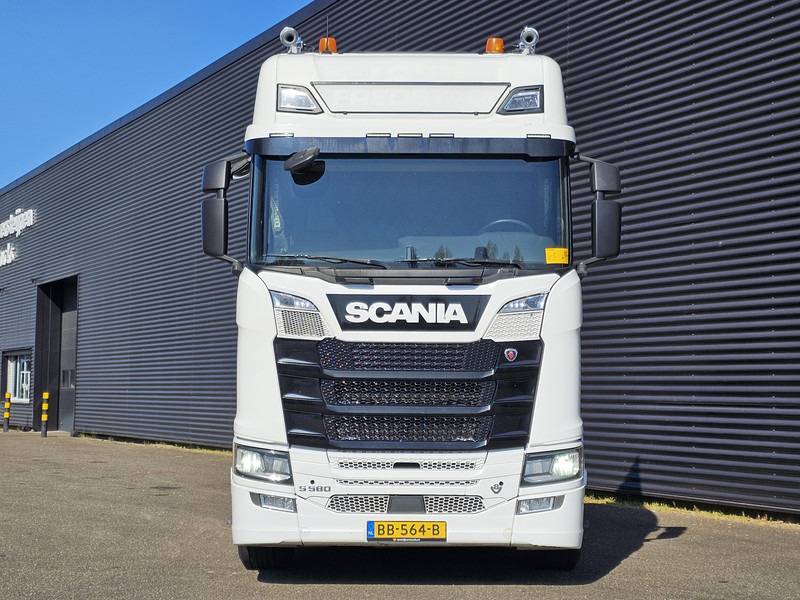 Scania S580 / V8 / 6X2 / FULL AIR / BOOGIE / RETARDER - Влекач: снимка 2 Scania S580 / V8 / 6X2 / FULL AIR / BOOGIE / RETARDER - Влекач: снимка 2