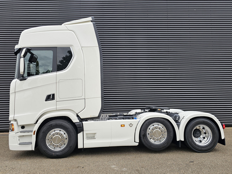 Scania S660 V8 6x2/4 / 2 x PTO / PARKING COOLER / FULL AIR - Влекач: снимка 3 Scania S660 V8 6x2/4 / 2 x PTO / PARKING COOLER / FULL AIR - Влекач: снимка 3