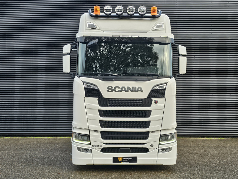Scania S660 V8 6x2 BOOGIE / RETARDER / FULL AIR / 2 TANKS - Влекач: снимка 4 Scania S660 V8 6x2 BOOGIE / RETARDER / FULL AIR / 2 TANKS - Влекач: снимка 4
