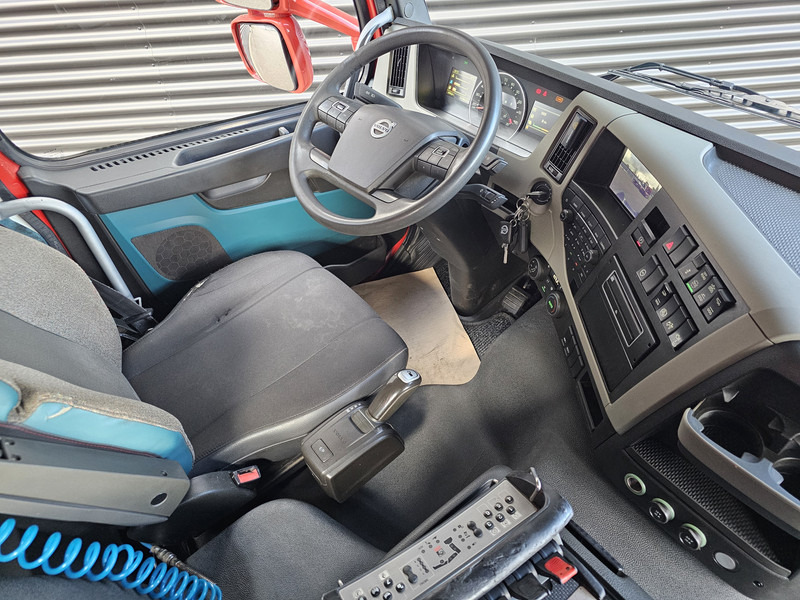 Камион с кран Volvo FM 420 8x2 / HIAB HOOKLIFT + 30 t/m CRANE - KRAN: снимка 16