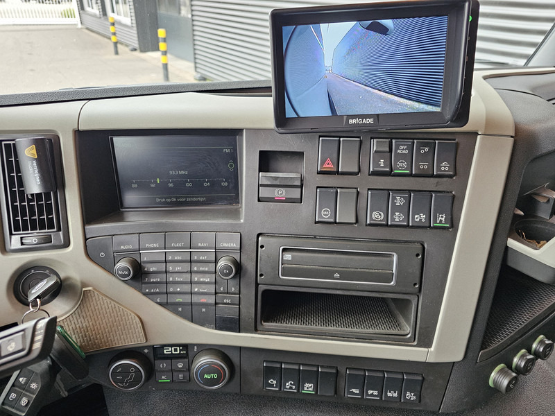 Камион с кран Volvo FM500 / 6x2 / HMF 32TM / CRANE/KRAN: снимка 15