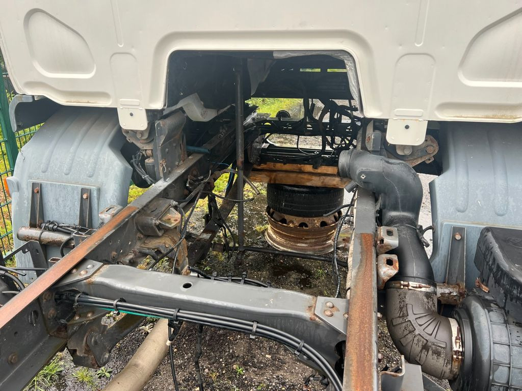 DAF LF 45.220 12 to. for PARTS no engine no gearbox! DAF LF 45.220 12 to. for PARTS no engine no gearbox! - Камион с брезент: снимка 3 DAF LF 45.220 12 to. for PARTS no engine no gearbox! DAF LF 45.220 12 to. for PARTS no engine no gearbox! - Камион с брезент: снимка 3