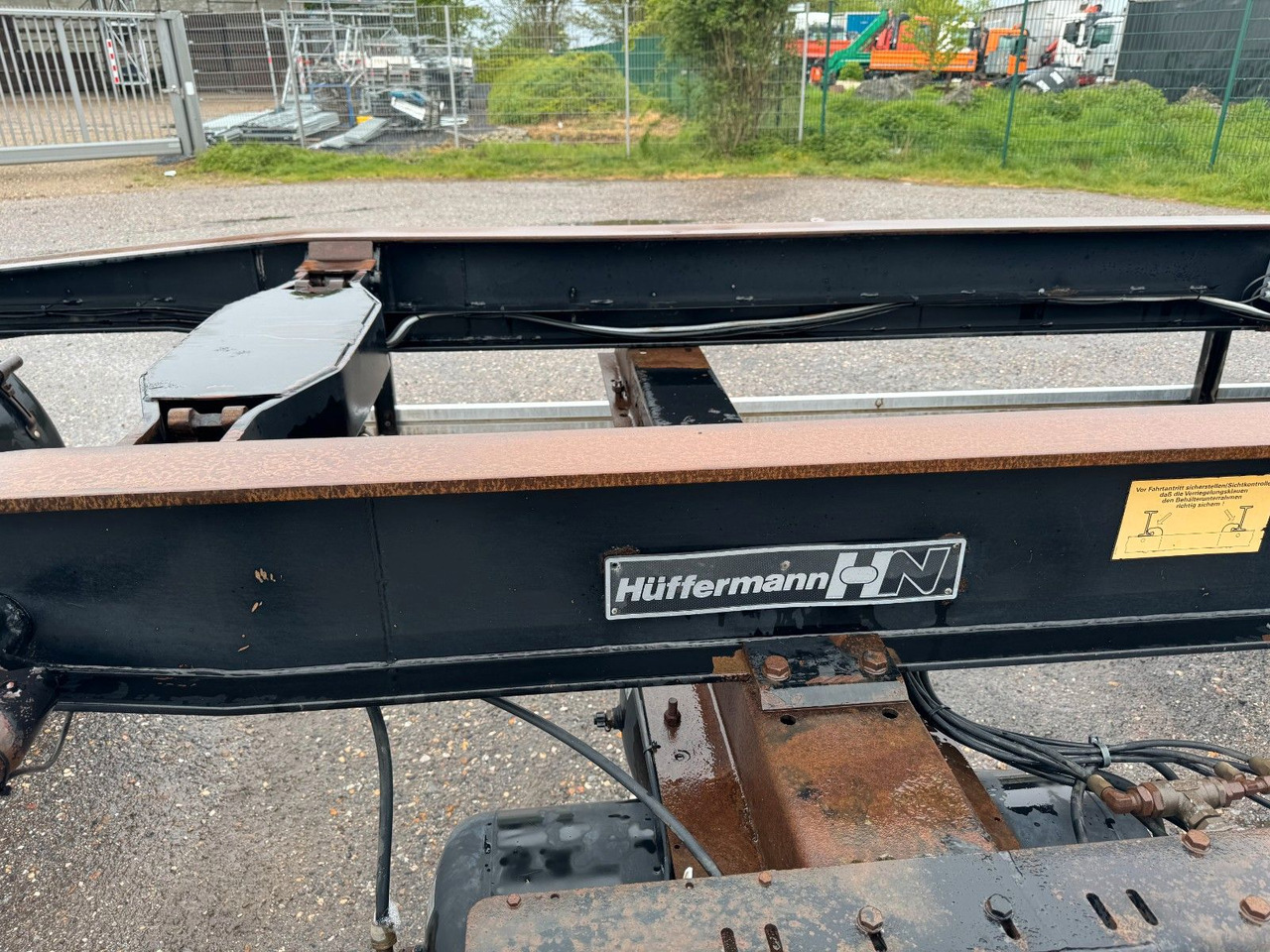 Hüffermann 2 Achs Abrollanhänger mit Schlitten - Мултилифт/ Лифтдъмпер ремарке: снимка 4 Hüffermann 2 Achs Abrollanhänger mit Schlitten - Мултилифт/ Лифтдъмпер ремарке: снимка 4