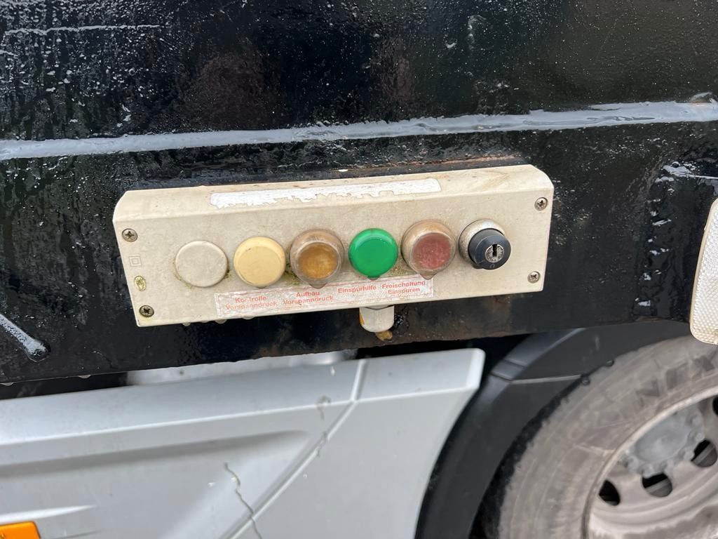 Langendorf Tiefbett mit Rampen Hydraulisch Langendorf Tiefbett mit Rampen Hydraulisch - Нискорамна площадка полуремарке: снимка 5 Langendorf Tiefbett mit Rampen Hydraulisch Langendorf Tiefbett mit Rampen Hydraulisch - Нискорамна площадка полуремарке: снимка 5