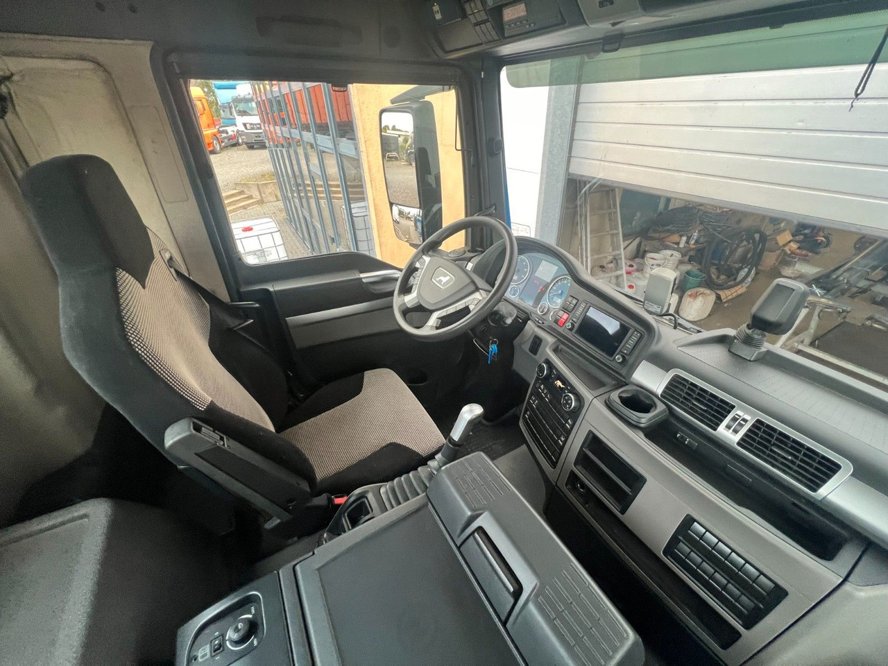 MAN 18.430 4X2 Meiller 3. Seitenkipper Top Zustand - Самосвал камион: снимка 5 MAN 18.430 4X2 Meiller 3. Seitenkipper Top Zustand - Самосвал камион: снимка 5