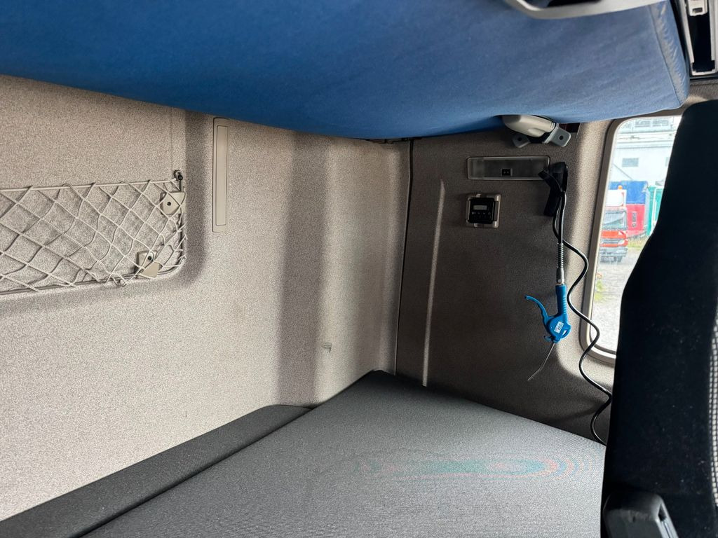 MAN 26.460 6X2 Retarder Klima Navigation guter Zust. - Мултилифт с кука камион: снимка 5 MAN 26.460 6X2 Retarder Klima Navigation guter Zust. - Мултилифт с кука камион: снимка 5