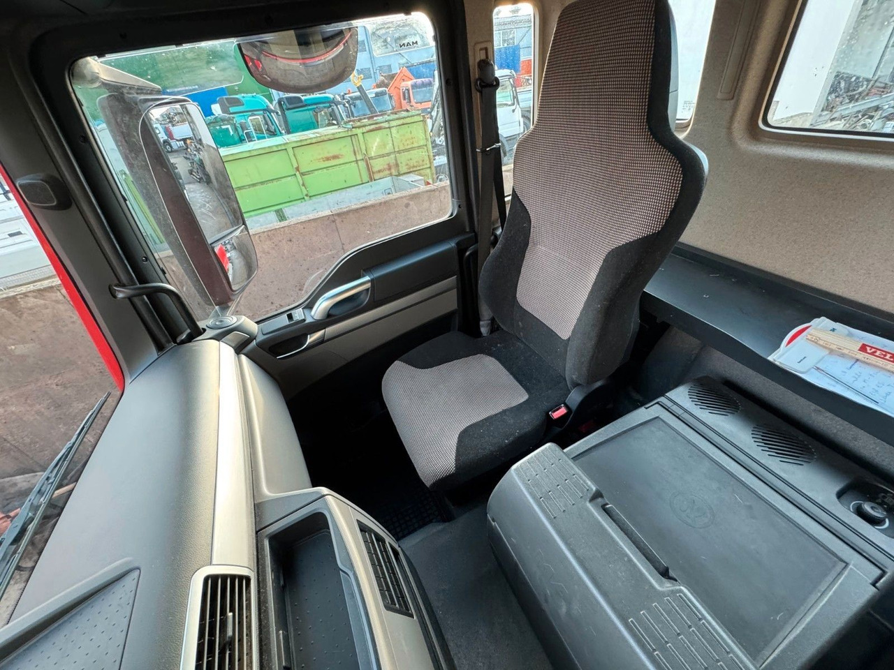 MAN 35.470 8X4 Kipperfahrgestell Reifen 12 X NEU Top - Самосвал камион: снимка 5 MAN 35.470 8X4 Kipperfahrgestell Reifen 12 X NEU Top - Самосвал камион: снимка 5