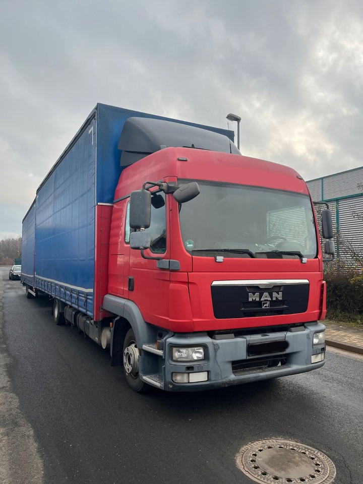 MAN 8.220 4X2 Pritschenwagen - Камион с брезент: снимка 2 MAN 8.220 4X2 Pritschenwagen - Камион с брезент: снимка 2