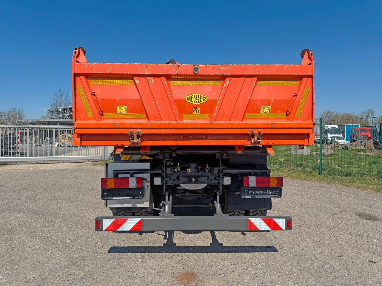 Mercedes-Benz 1844 4x4 Meiller 3S Bordmatik Palfinger PK16001K - Самосвал камион: снимка 4 Mercedes-Benz 1844 4x4 Meiller 3S Bordmatik Palfinger PK16001K - Самосвал камион: снимка 4