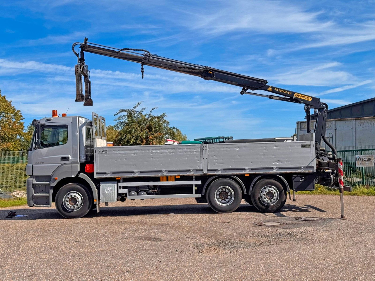 Mercedes-Benz 2540 6X2 Pritsche Palfinger PK 12002 mit Funk - Камион с кран: снимка 1 Mercedes-Benz 2540 6X2 Pritsche Palfinger PK 12002 mit Funk - Камион с кран: снимка 1