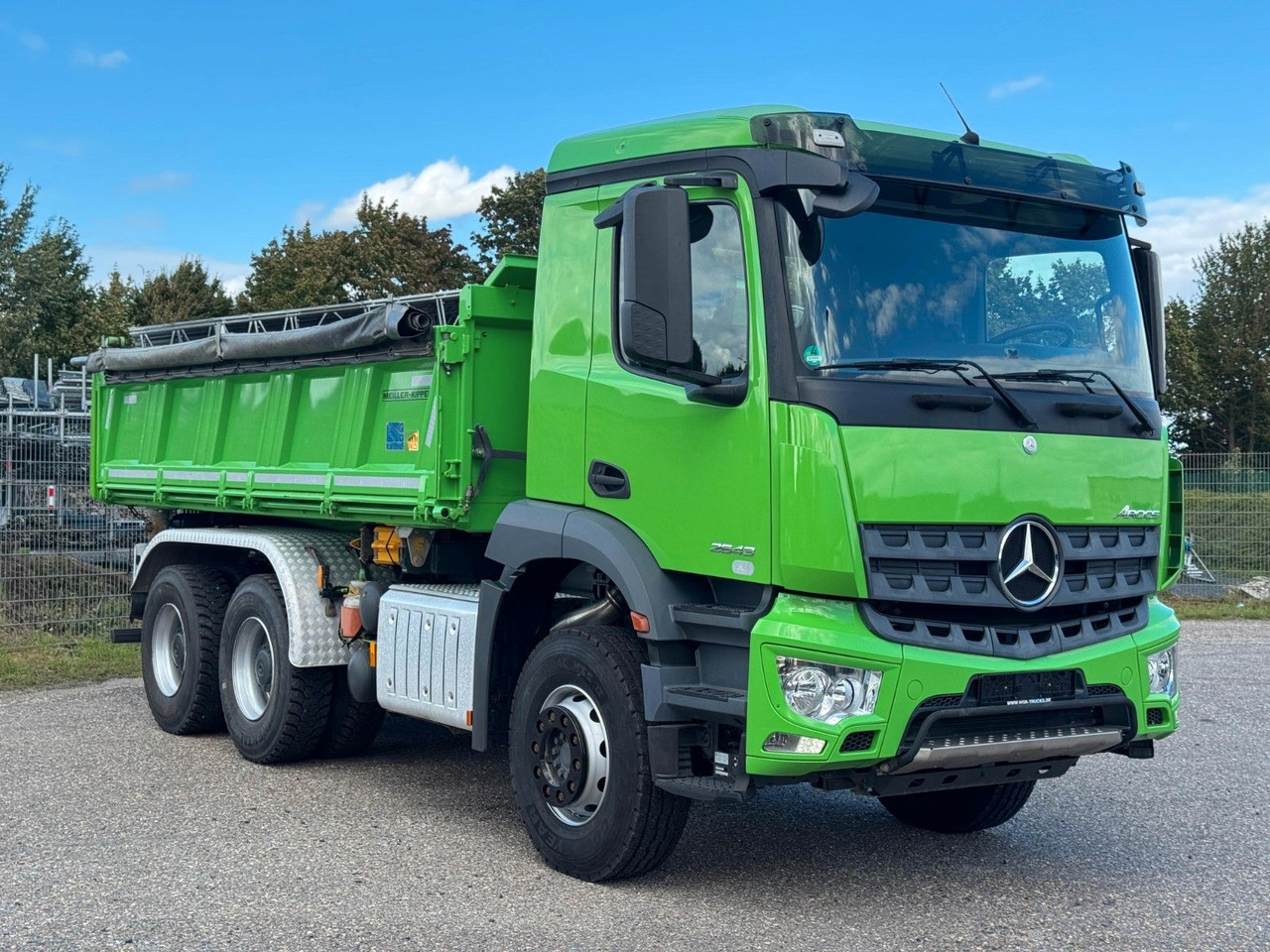 Mercedes-Benz 2643 6X4 Meiller 3 S. Bordmatik Top Zustand - Самосвал камион: снимка 5 Mercedes-Benz 2643 6X4 Meiller 3 S. Bordmatik Top Zustand - Самосвал камион: снимка 5