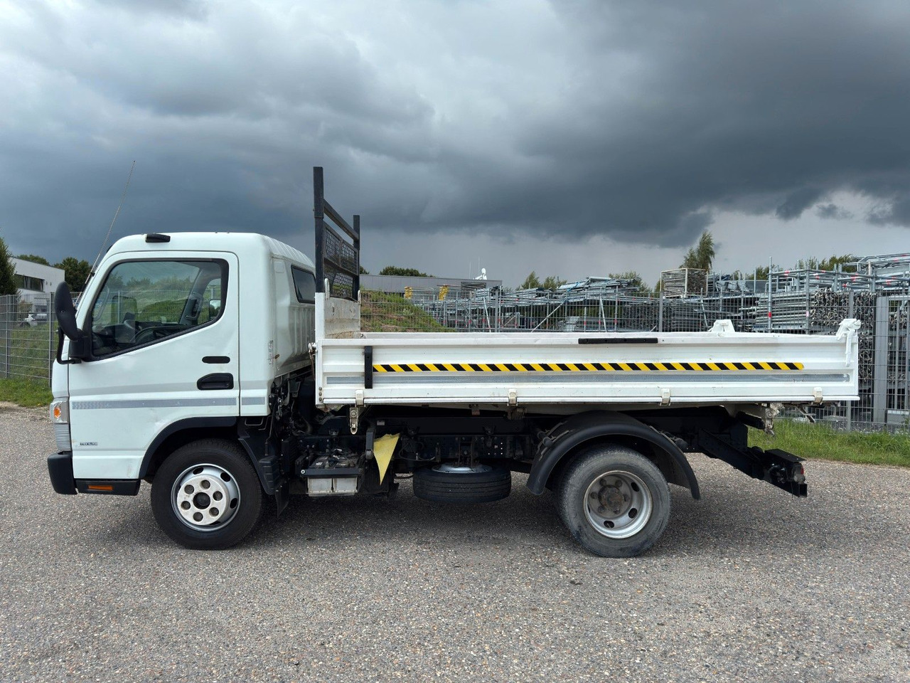 Mitsubishi 7C15 Fuso Canter 4x2 mit Meiller 3S. Kipper - Бус самосвал: снимка 5 Mitsubishi 7C15 Fuso Canter 4x2 mit Meiller 3S. Kipper - Бус самосвал: снимка 5