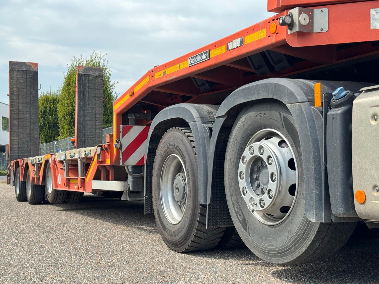 Mercedes-Benz 2553 L 6x2 Tieflader Goldhofer Lift- & Lenkache - Влекач: снимка 3 Mercedes-Benz 2553 L 6x2 Tieflader Goldhofer Lift- & Lenkache - Влекач: снимка 3